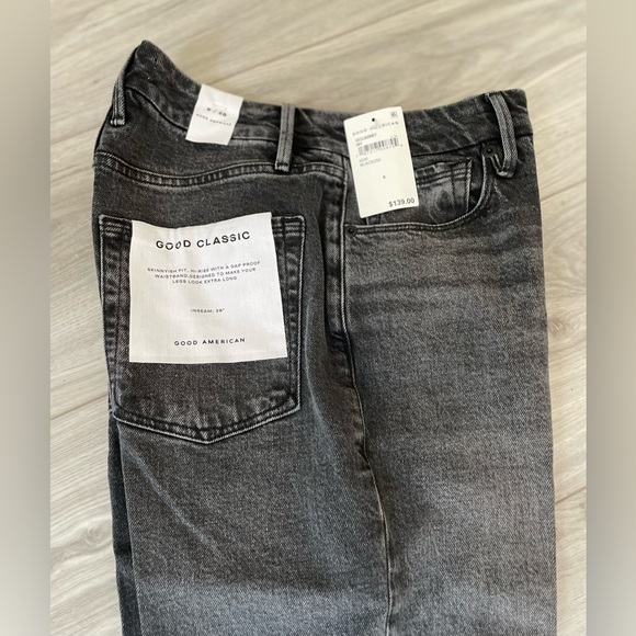 Good American NWT size 6/28 slim classic straight jeans black - Picture 2 of 4